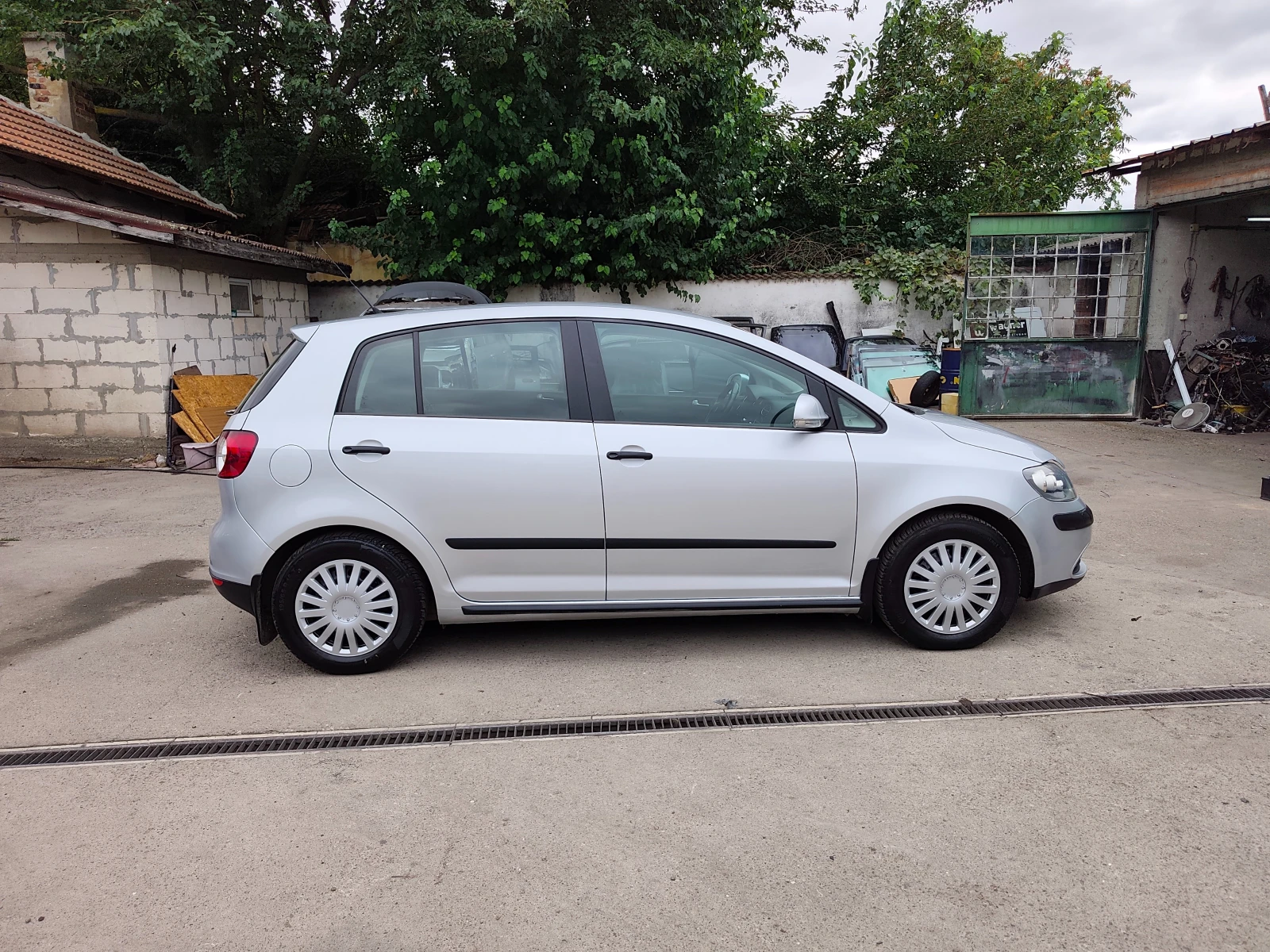 VW Golf Plus 1.9TDI 140000km, снимка 2 - Автомобили и джипове - 55847054
