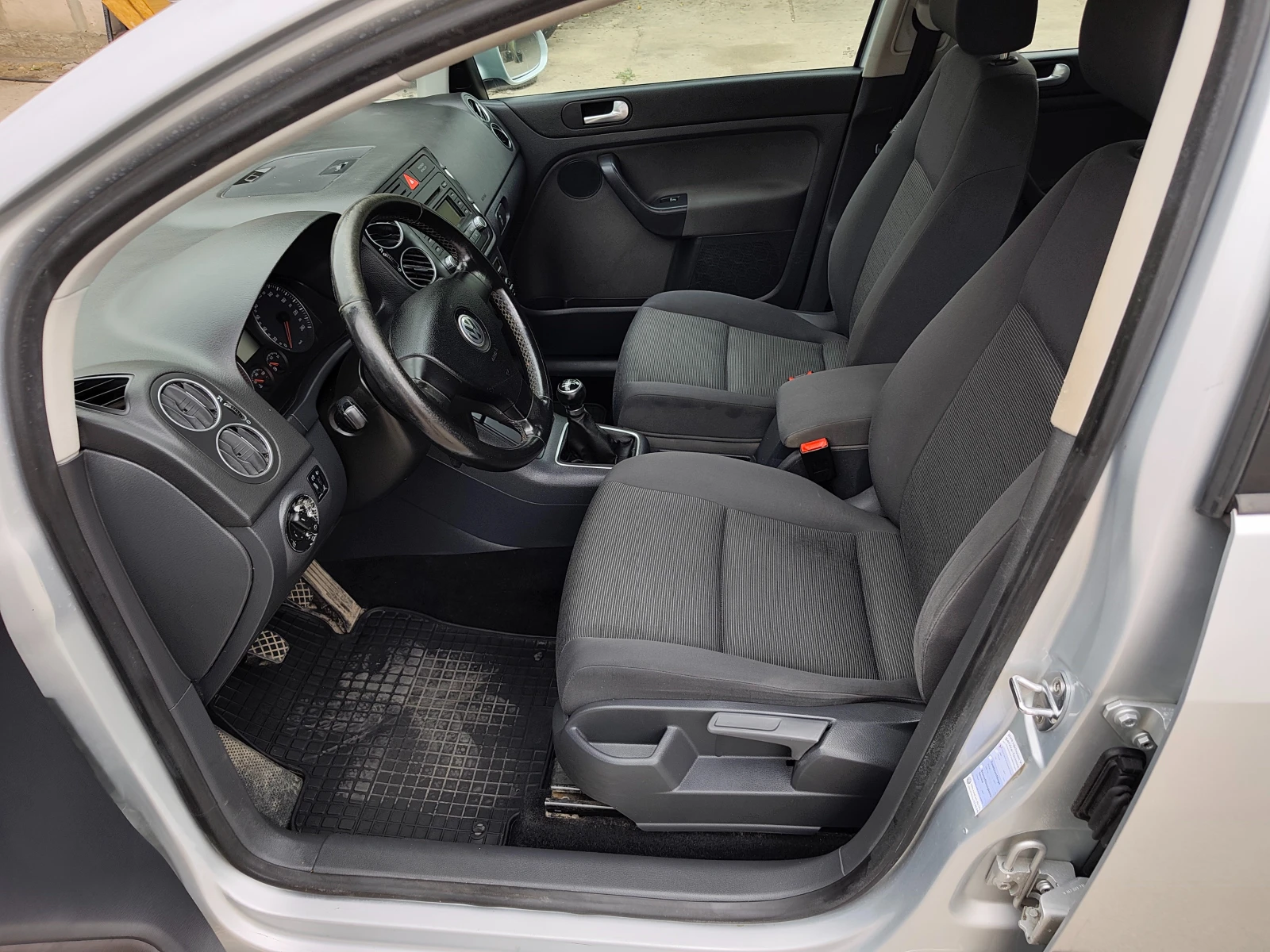 VW Golf Plus 1.9TDI 140000km, снимка 14 - Автомобили и джипове - 55847054