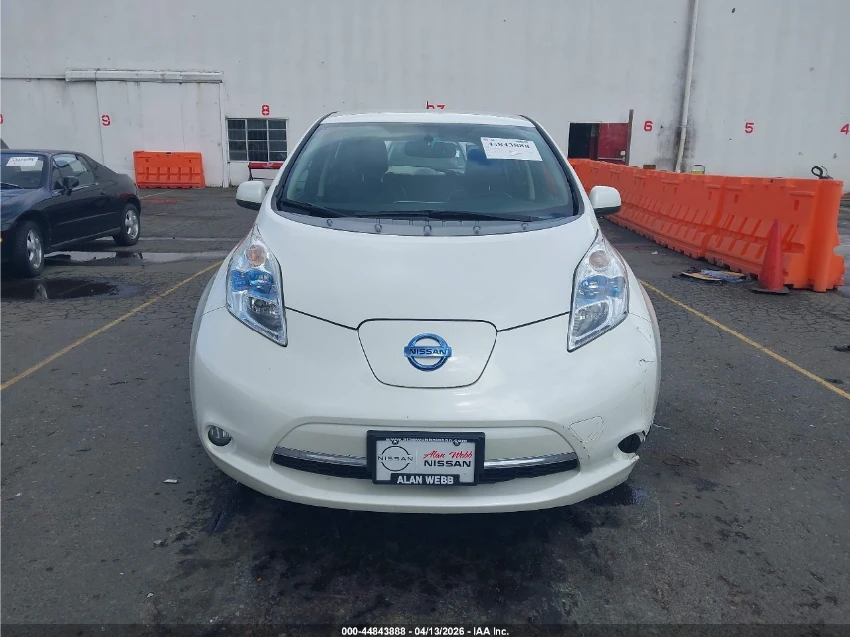 Nissan Leaf  КОЖЕН САЛОН - ПОДГРЕВИ, снимка 2 - Автомобили и джипове - 56614000