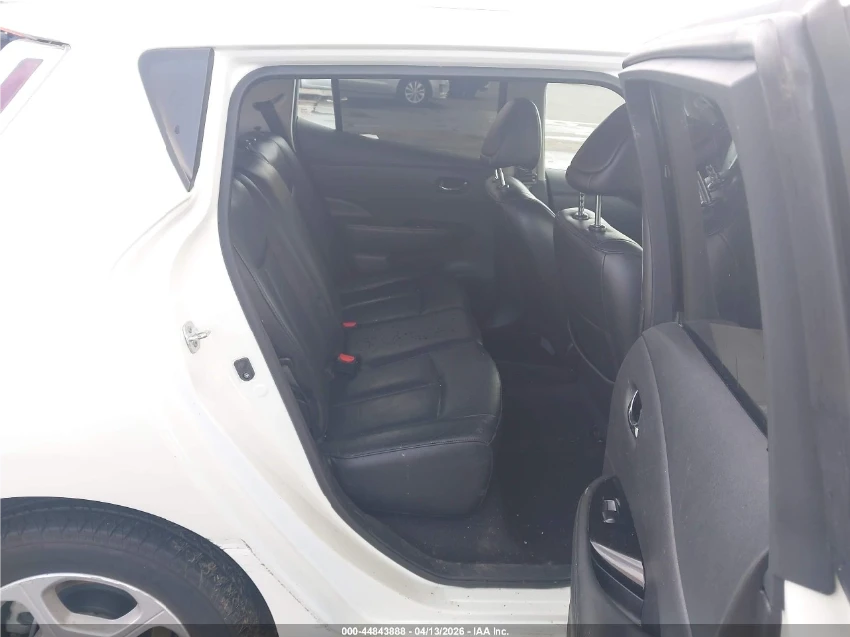 Nissan Leaf  КОЖЕН САЛОН - ПОДГРЕВИ, снимка 9 - Автомобили и джипове - 56614000