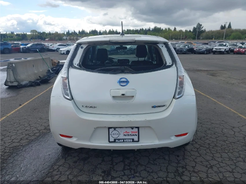 Nissan Leaf  КОЖЕН САЛОН - ПОДГРЕВИ, снимка 5 - Автомобили и джипове - 56614000