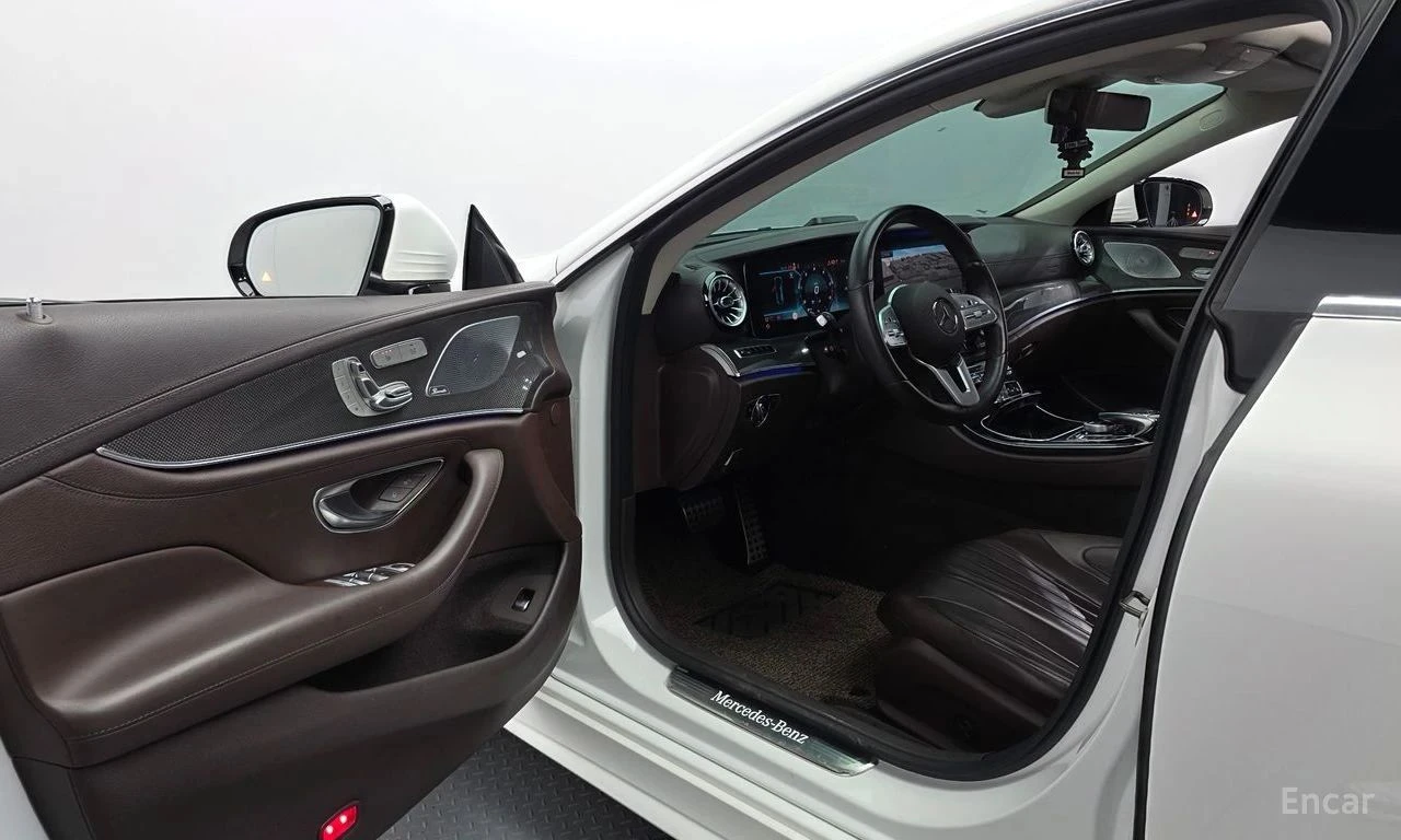 Mercedes-Benz CLS 300, снимка 6 - Автомобили и джипове - 56727145