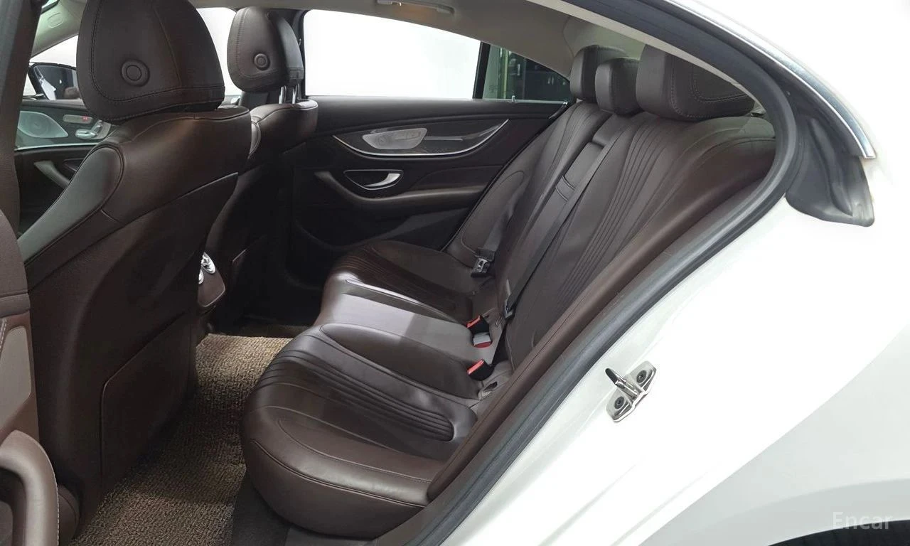 Mercedes-Benz CLS 300, снимка 16 - Автомобили и джипове - 56727145
