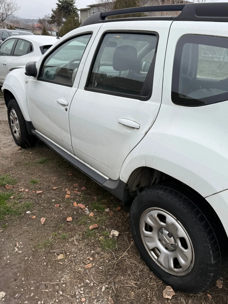 Dacia Duster 1.5dci, снимка 3 - Автомобили и джипове - 49070197