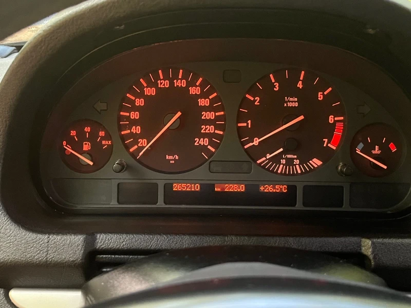 BMW X5 3000i, снимка 6 - Автомобили и джипове - 52220943