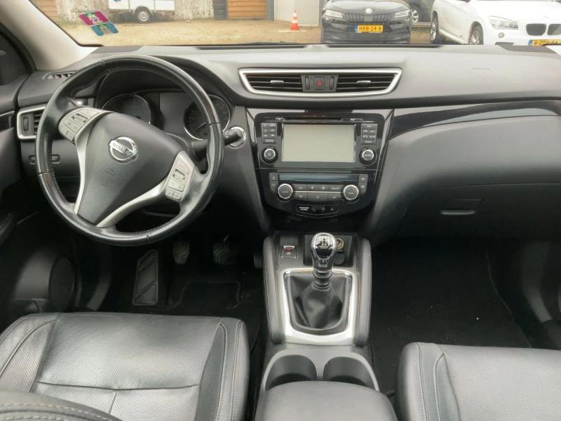 Nissan Qashqai 1.2 TEKNA+ * 156000 КМ * ПЪЛНА СЕРВИЗНА ИСТОРИЯ, снимка 12 - Автомобили и джипове - 52164056