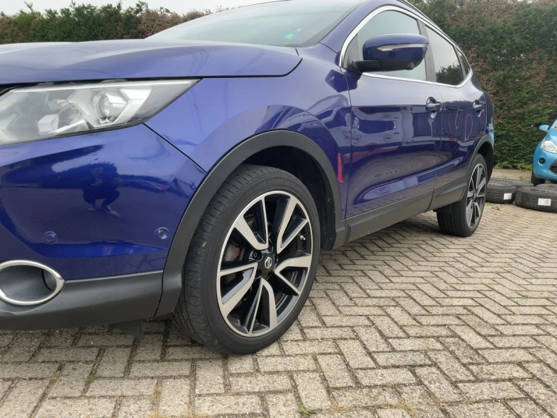 Nissan Qashqai 1.2 TEKNA+ * 156000 КМ * ПЪЛНА СЕРВИЗНА ИСТОРИЯ, снимка 2 - Автомобили и джипове - 52164056