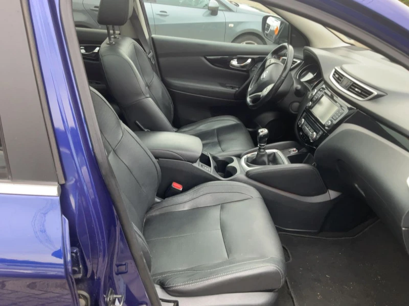 Nissan Qashqai 1.2 TEKNA+ * 156000 КМ * ПЪЛНА СЕРВИЗНА ИСТОРИЯ, снимка 14 - Автомобили и джипове - 52164056