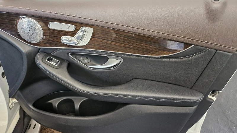 Mercedes-Benz GLC 300 2.0 i, снимка 8 - Автомобили и джипове - 52328180
