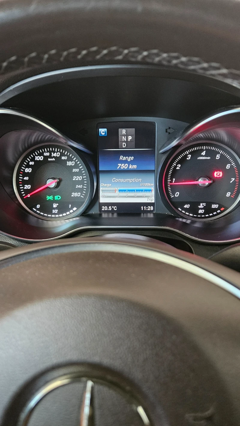 Mercedes-Benz GLC 300 2.0 i, снимка 14 - Автомобили и джипове - 52328180