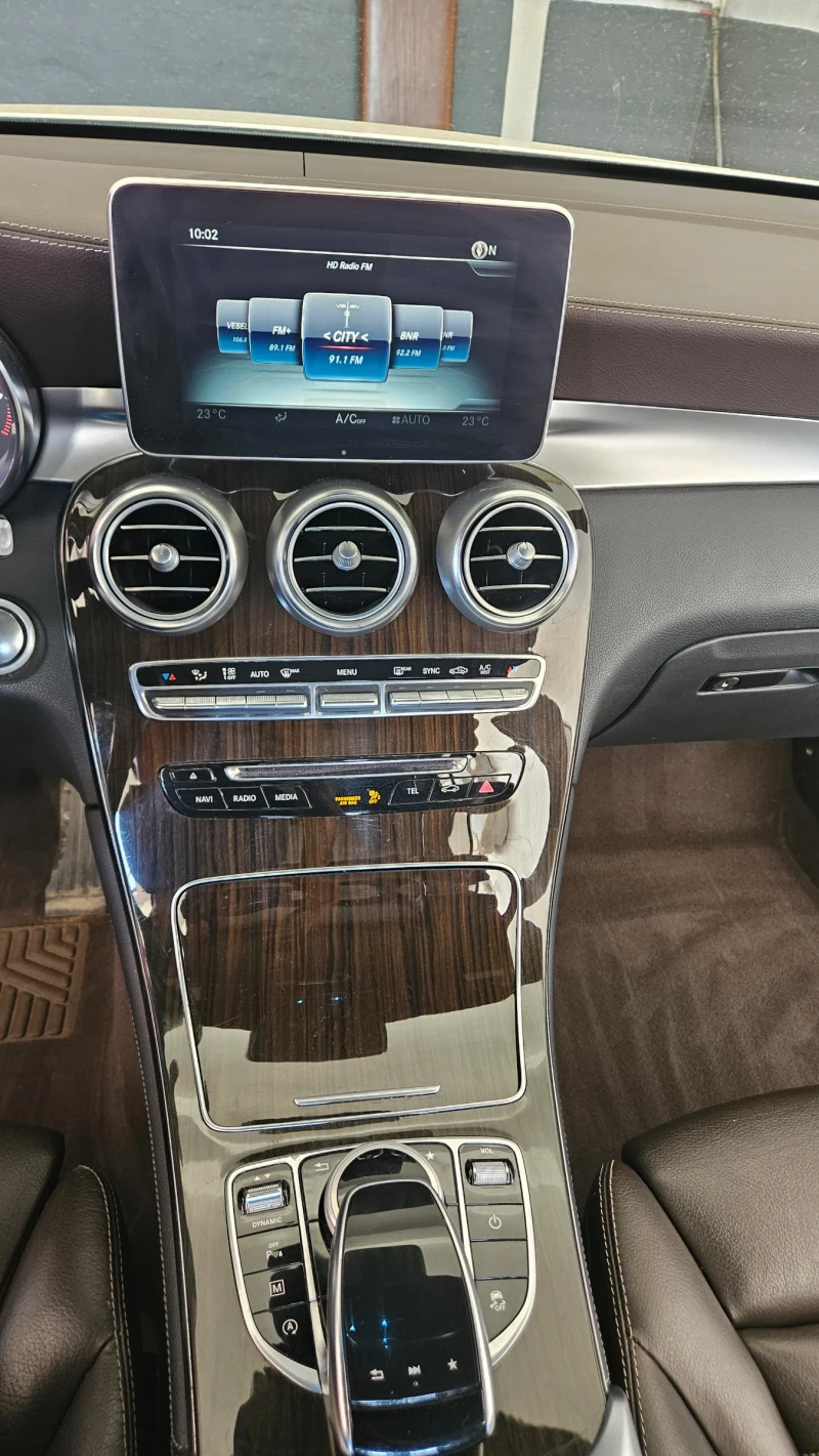 Mercedes-Benz GLC 300 2.0 i, снимка 13 - Автомобили и джипове - 52328180