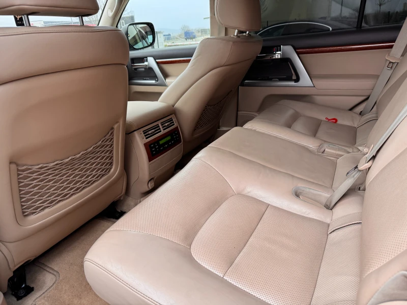 Toyota Land cruiser / 200 / 6+ 1 места / , снимка 13 - Автомобили и джипове - 53147844