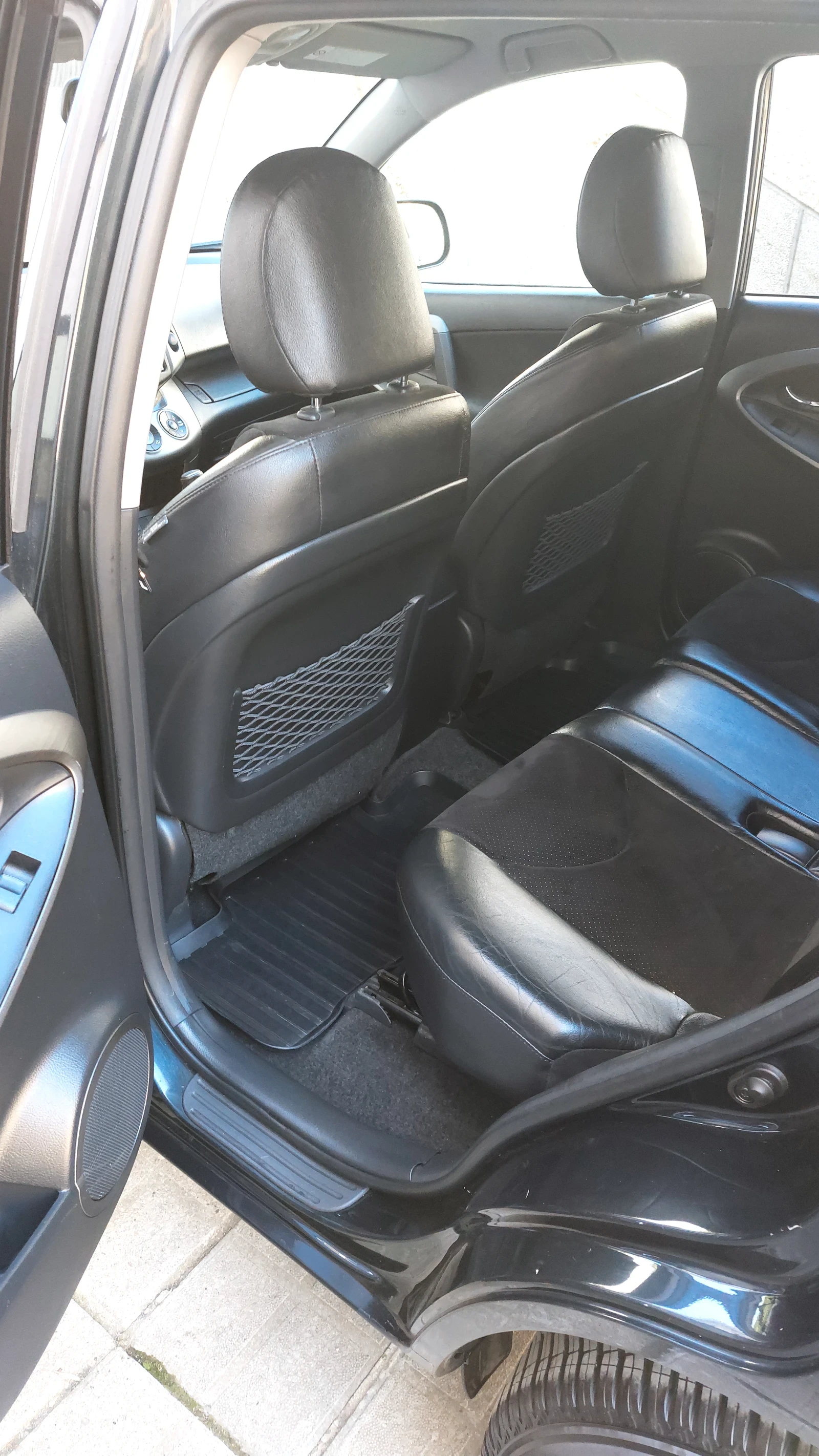 Toyota Rav4  - изображение 8