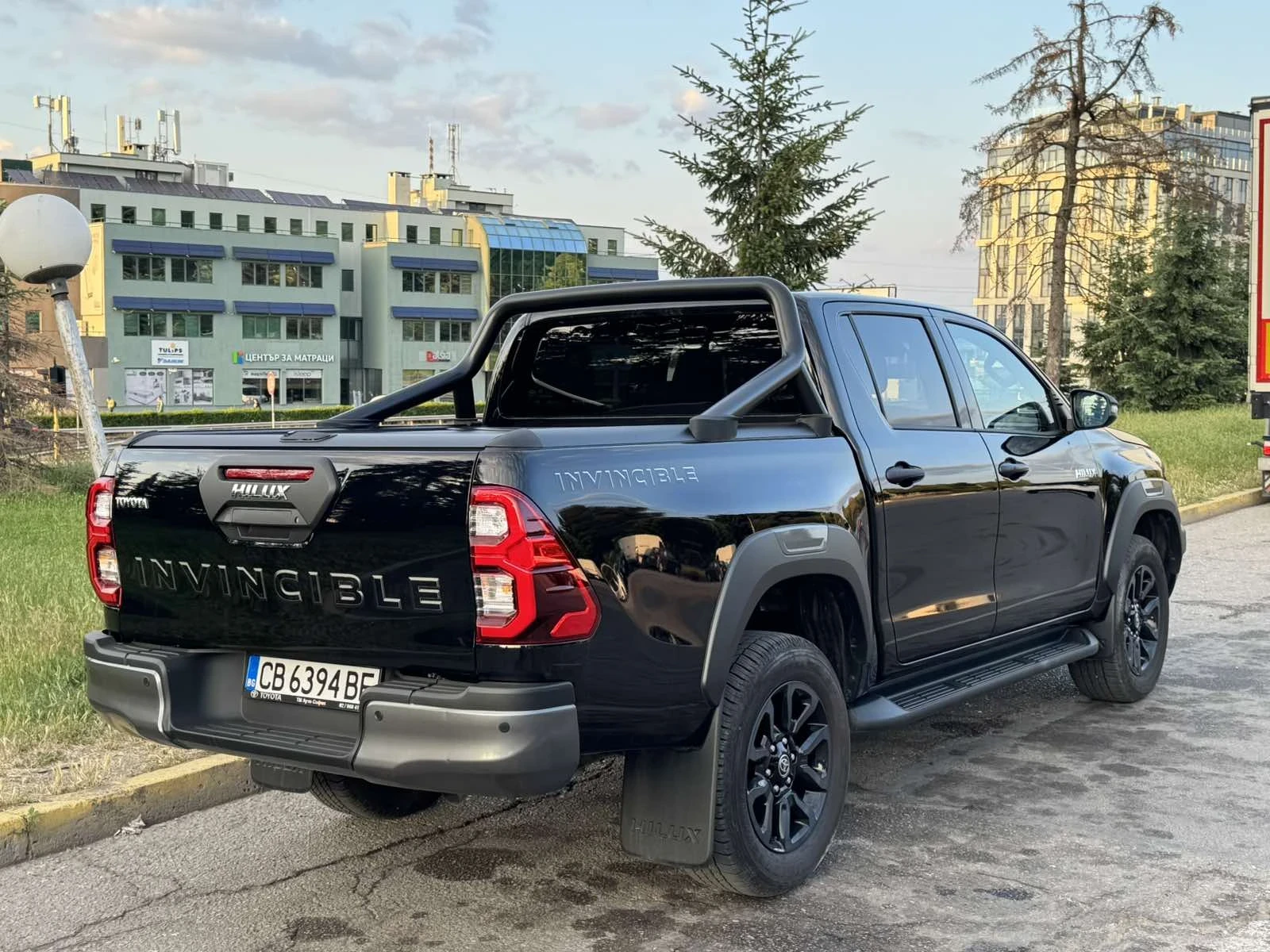 Toyota Hilux INVINCIBLE - изображение 4