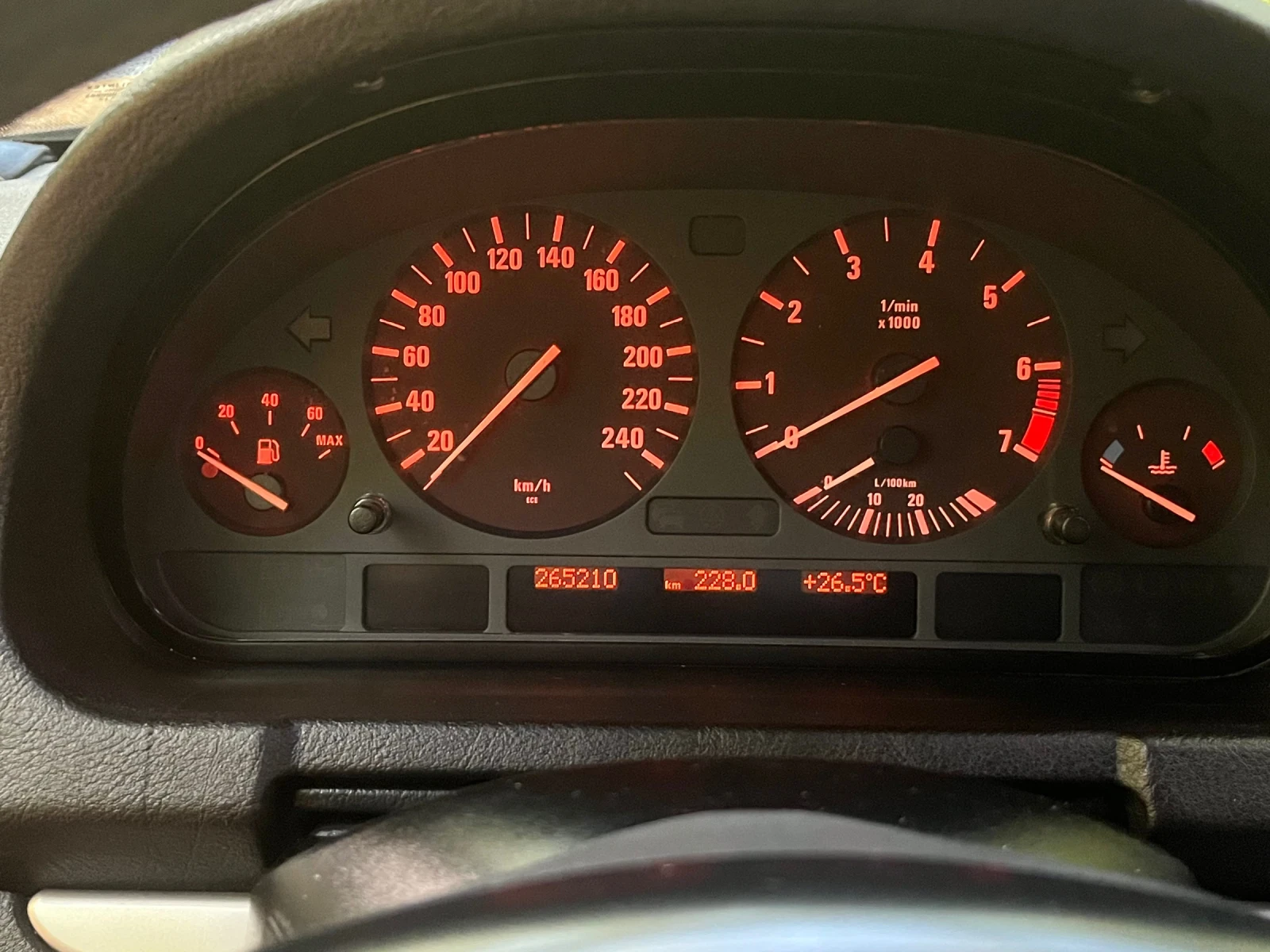 BMW X5 3000i - изображение 6