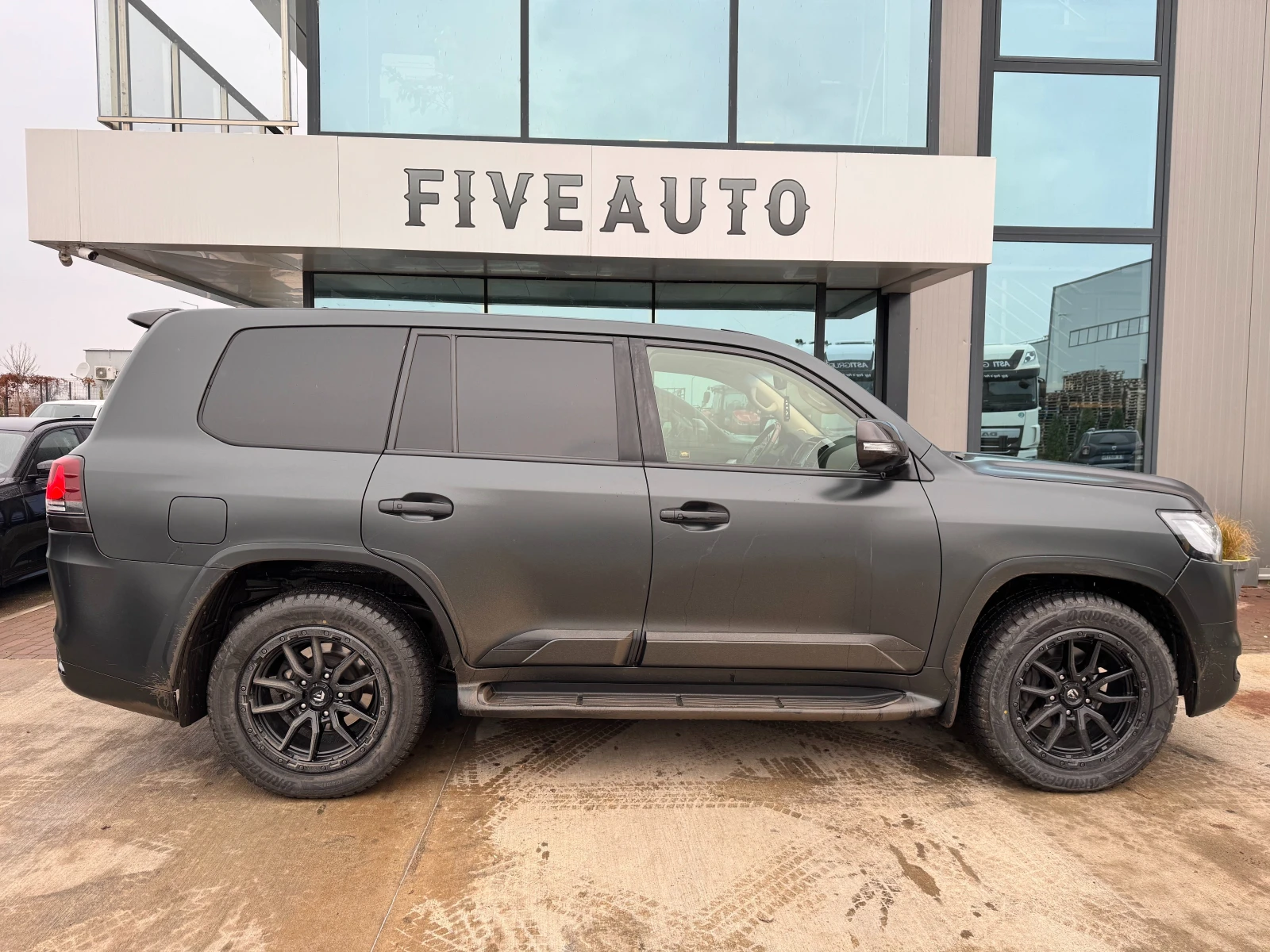 Toyota Land cruiser / 200 / 6+ 1 места /  - изображение 8