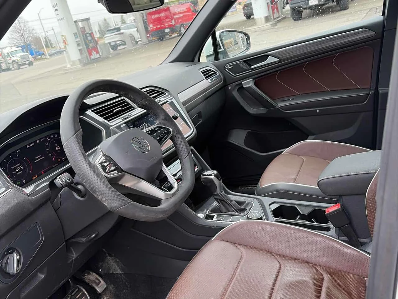 VW Tiguan  Highline R Line /360/ОБДУХВАНЕ, снимка 5 - Автомобили и джипове - 53958535