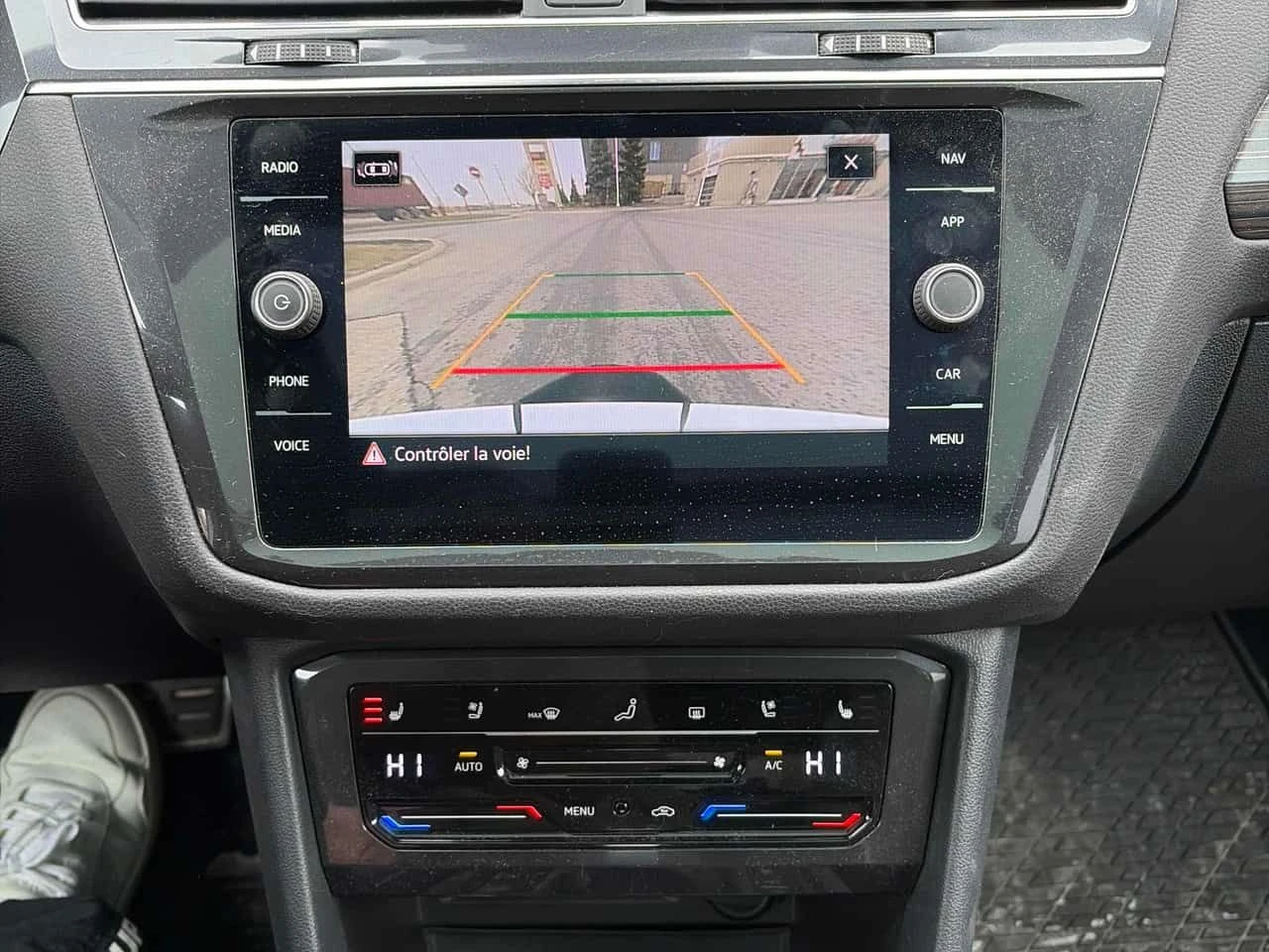 VW Tiguan  Highline R Line /360/ОБДУХВАНЕ, снимка 9 - Автомобили и джипове - 53958535