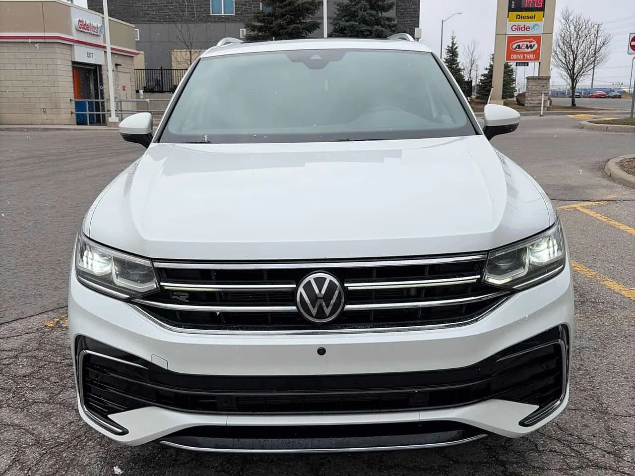 VW Tiguan  Highline R Line /360/ОБДУХВАНЕ, снимка 6 - Автомобили и джипове - 53958535