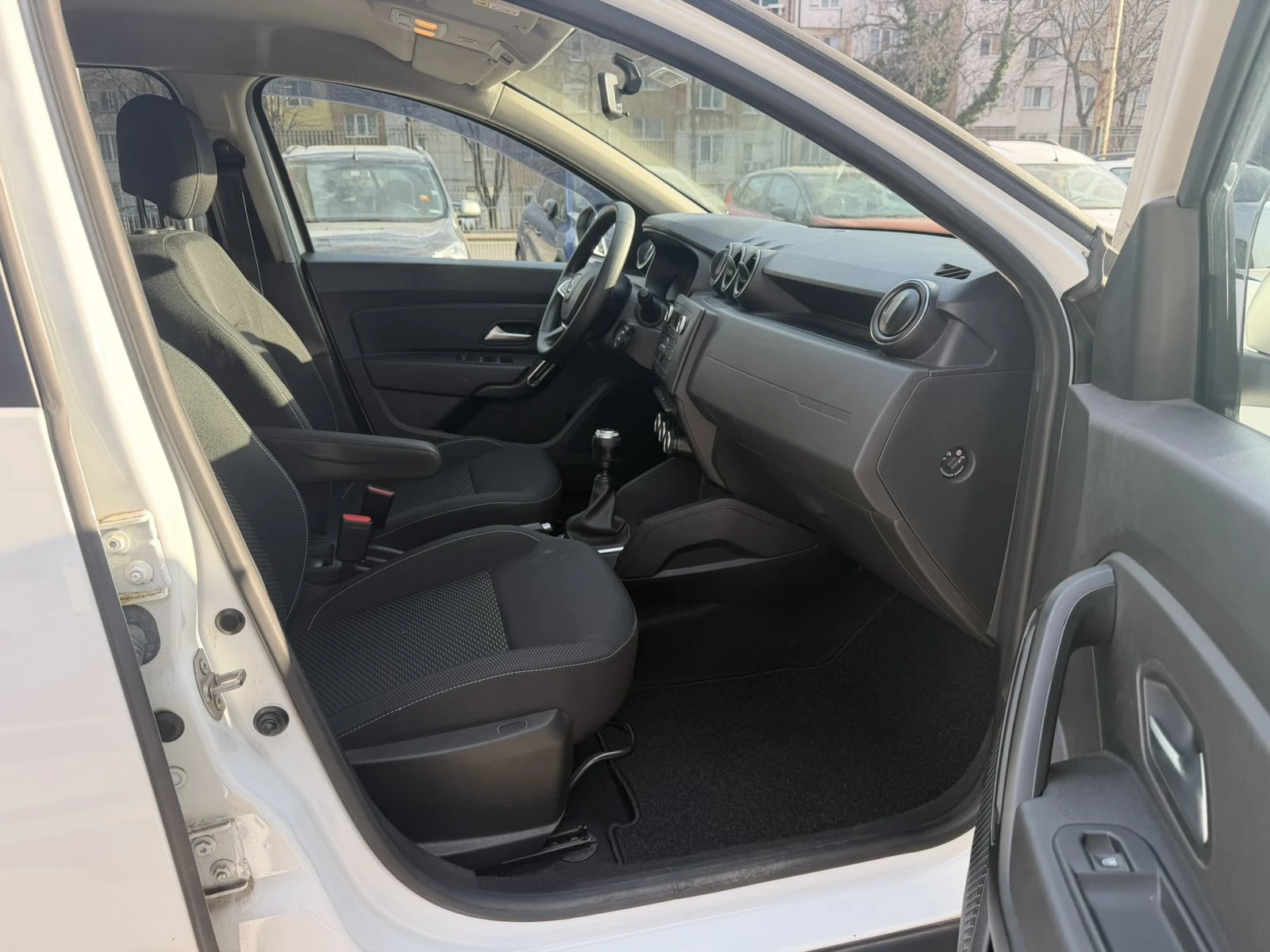 Dacia Duster 1.0 Tce/LPG/90k.c., снимка 11 - Автомобили и джипове - 53987233