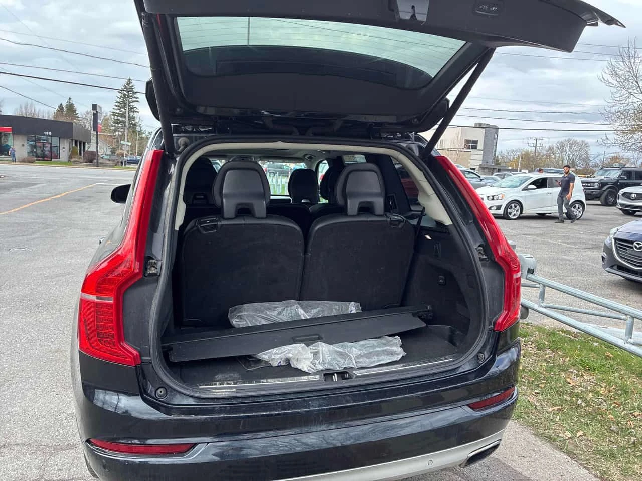 Volvo Xc90  | Momentum | PANO | MEMORY | КОЖА, снимка 6 - Автомобили и джипове - 54368359