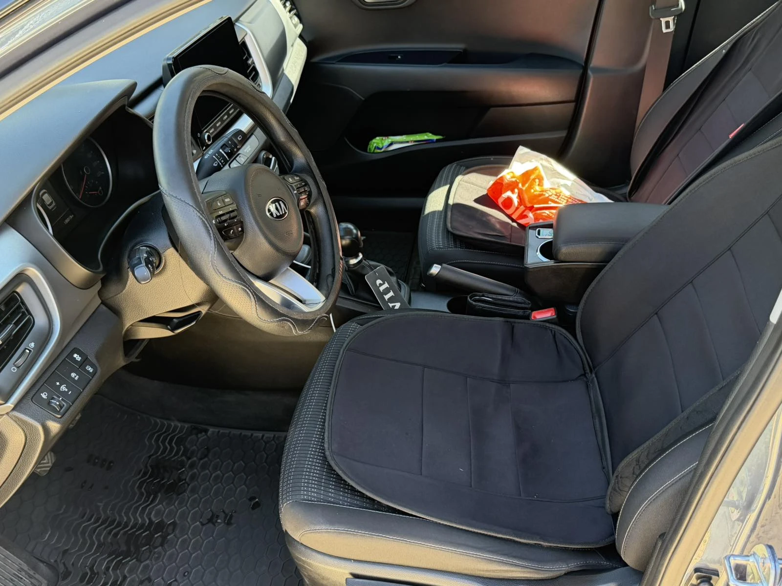 Kia Stonic, снимка 10 - Автомобили и джипове - 55976585