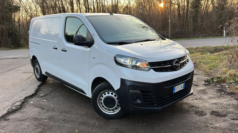 Opel Vivaro AUTOMATIC * 2.0d 122hp* 9.2020г* КЛИМА* КОЖА* , снимка 10 - Бусове и автобуси - 53177470