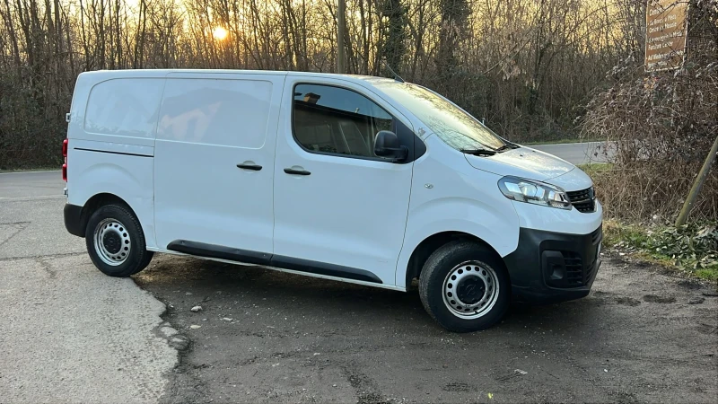 Opel Vivaro AUTOMATIC * 2.0d 122hp* 9.2020г* КЛИМА* КОЖА* , снимка 11 - Бусове и автобуси - 53177470