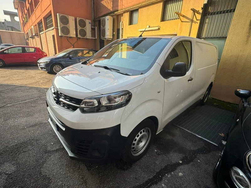 Opel Vivaro AUTOMATIC * 2.0d 122hp* 9.2020г* КЛИМА* КОЖА* , снимка 4 - Бусове и автобуси - 53177470