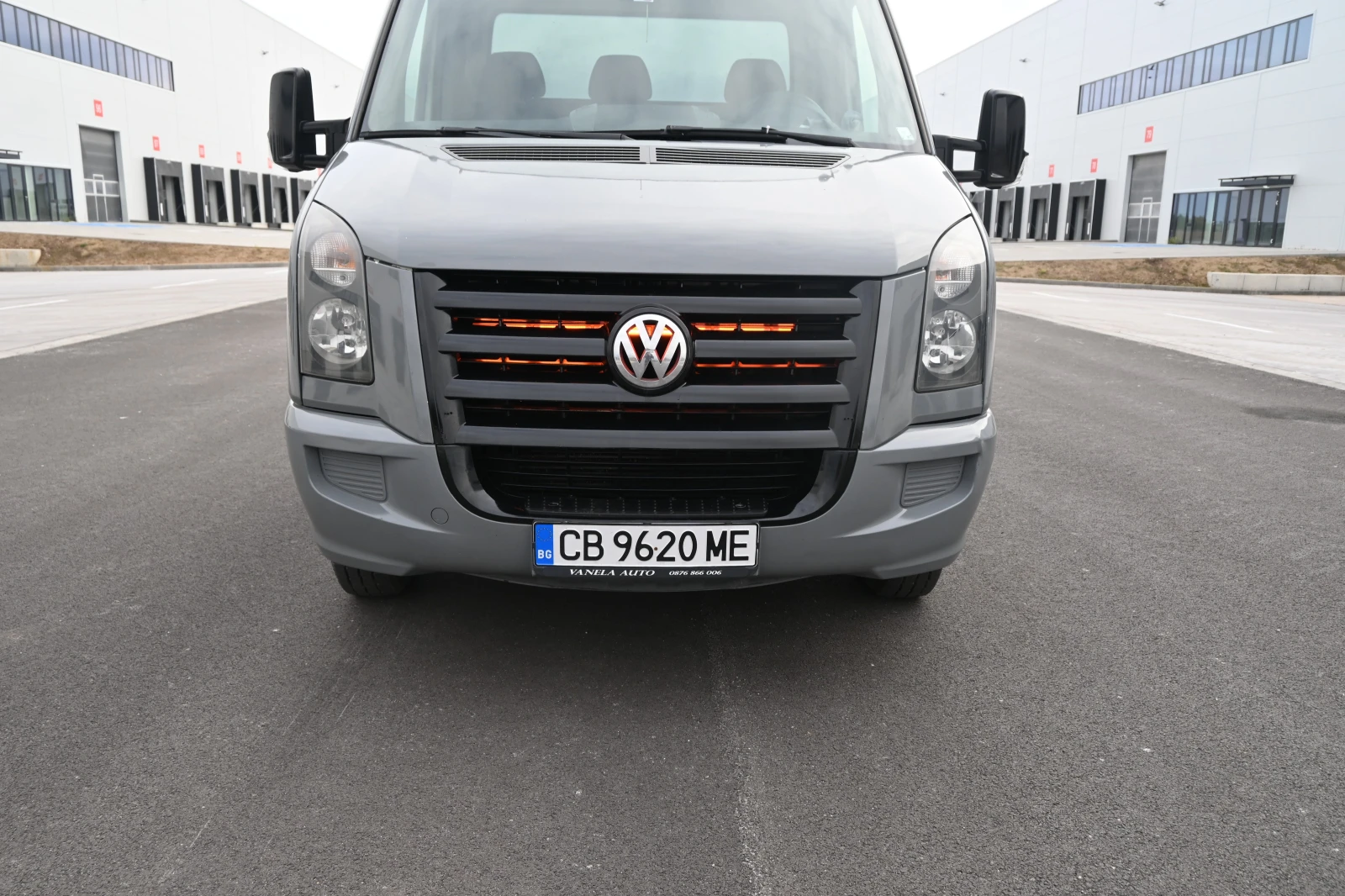 VW Crafter 2.5 TDI дизел, снимка 8 - Бусове и автобуси - 56496755