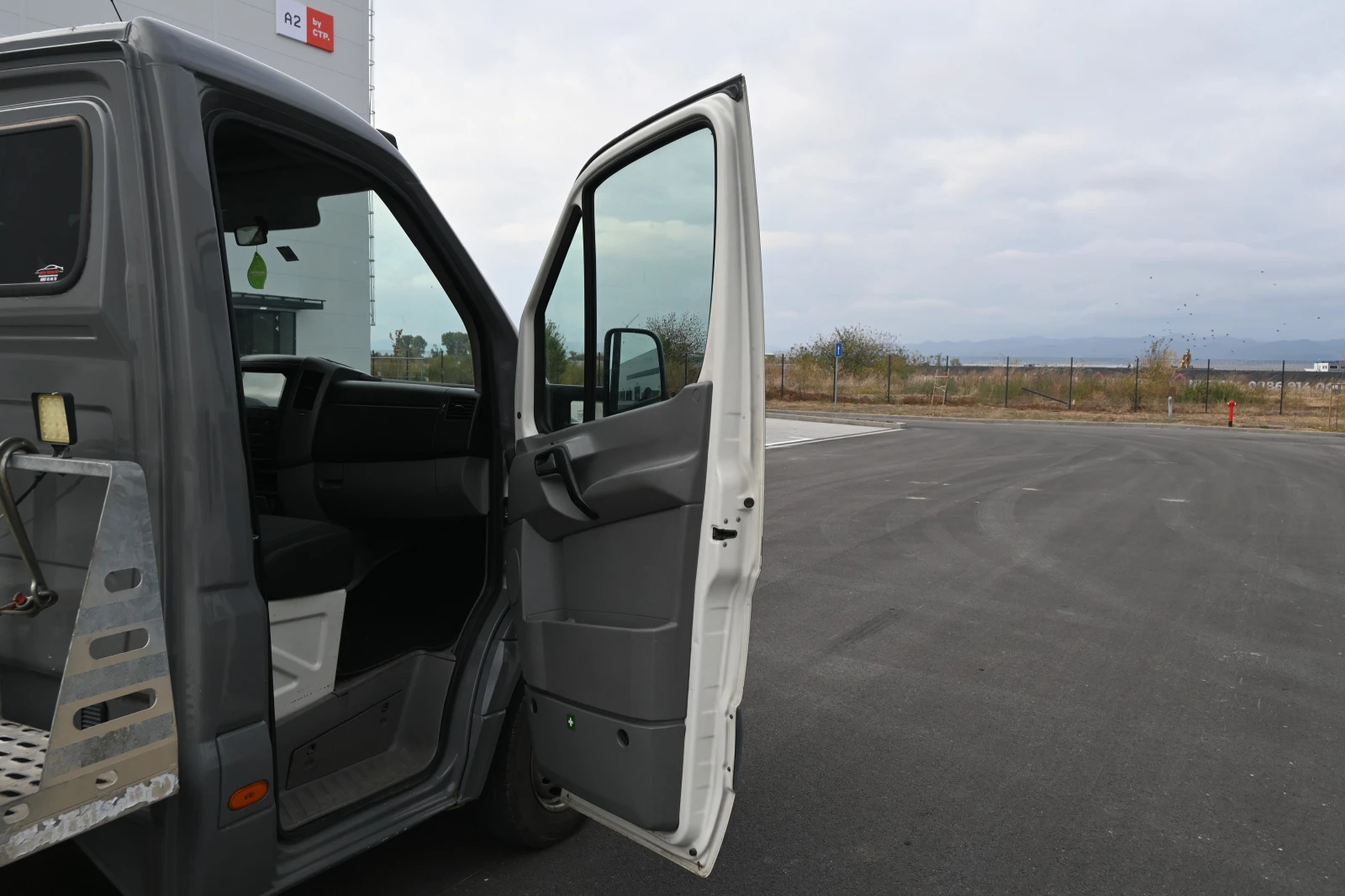 VW Crafter 2.5 TDI дизел, снимка 10 - Бусове и автобуси - 56496755