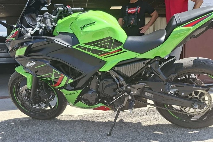 Kawasaki 650 Ninja ABS, снимка 2 - Мотоциклети и мототехника - 54111345