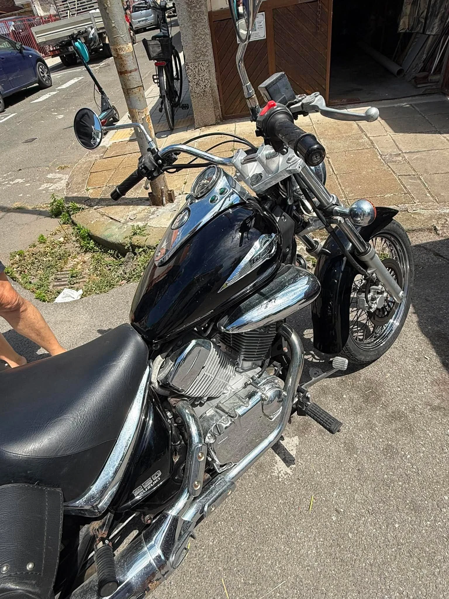 Suzuki GZ 250, снимка 4 - Мотоциклети и мототехника - 43567643