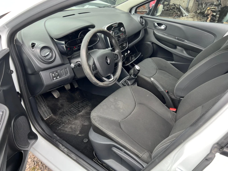 Renault Clio 1.2i, снимка 5 - Автомобили и джипове - 37598360