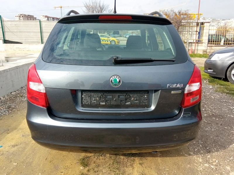 Skoda Fabia 1.2i 16V 86k.c., снимка 7 - Автомобили и джипове - 40223350