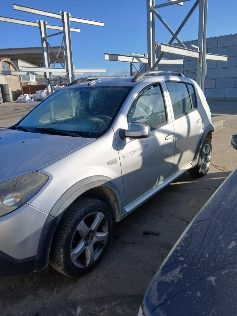 Dacia Sandero 1.6, снимка 2 - Автомобили и джипове - 46883860