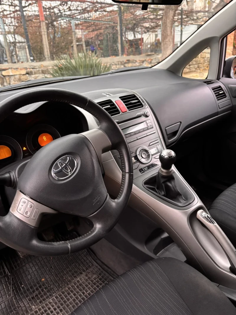 Toyota Auris 1.33i бензин , нов внос Австрия, Перфектна, снимка 4 - Автомобили и джипове - 48388807