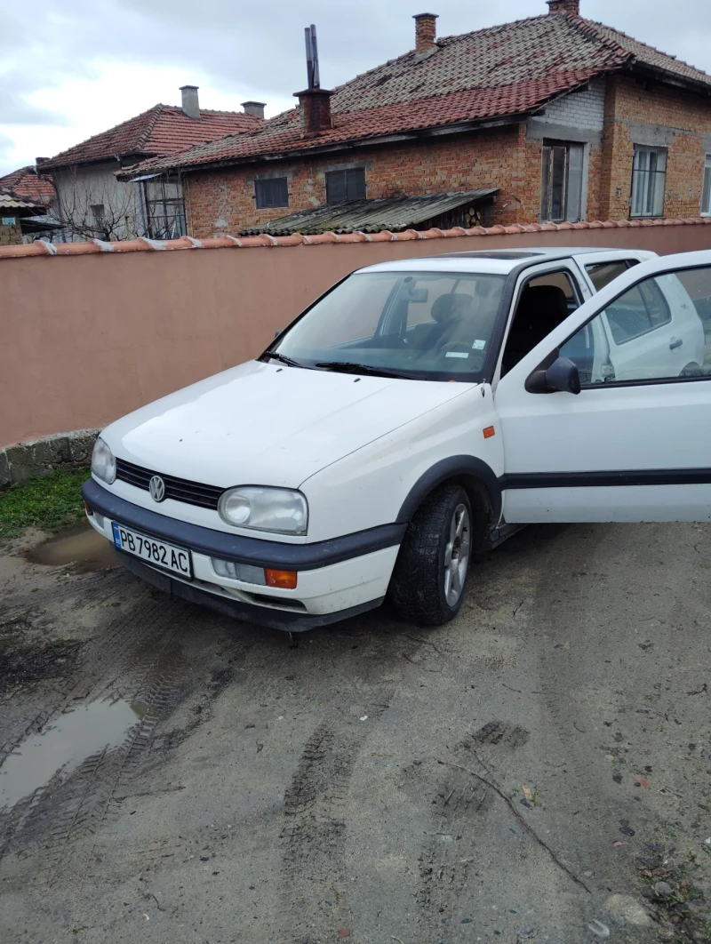 VW Golf, снимка 1 - Автомобили и джипове - 48555962