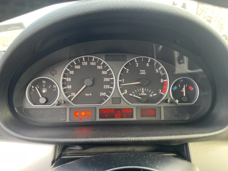 BMW 330 330xi Lpg, снимка 11 - Автомобили и джипове - 49323799