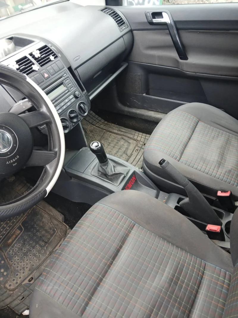 VW Polo, снимка 8 - Автомобили и джипове - 49510611