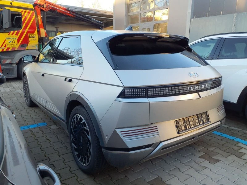 Hyundai Ioniq 5 72.6KWh/UNIQ/ГАРАНЦИЯ/360/HEADUP/BOSE/PANO/2022г., снимка 4 - Автомобили и джипове - 53596231