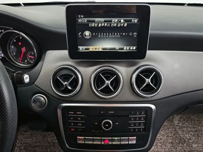 Mercedes-Benz CLA 2.5, снимка 14 - Автомобили и джипове - 54288346