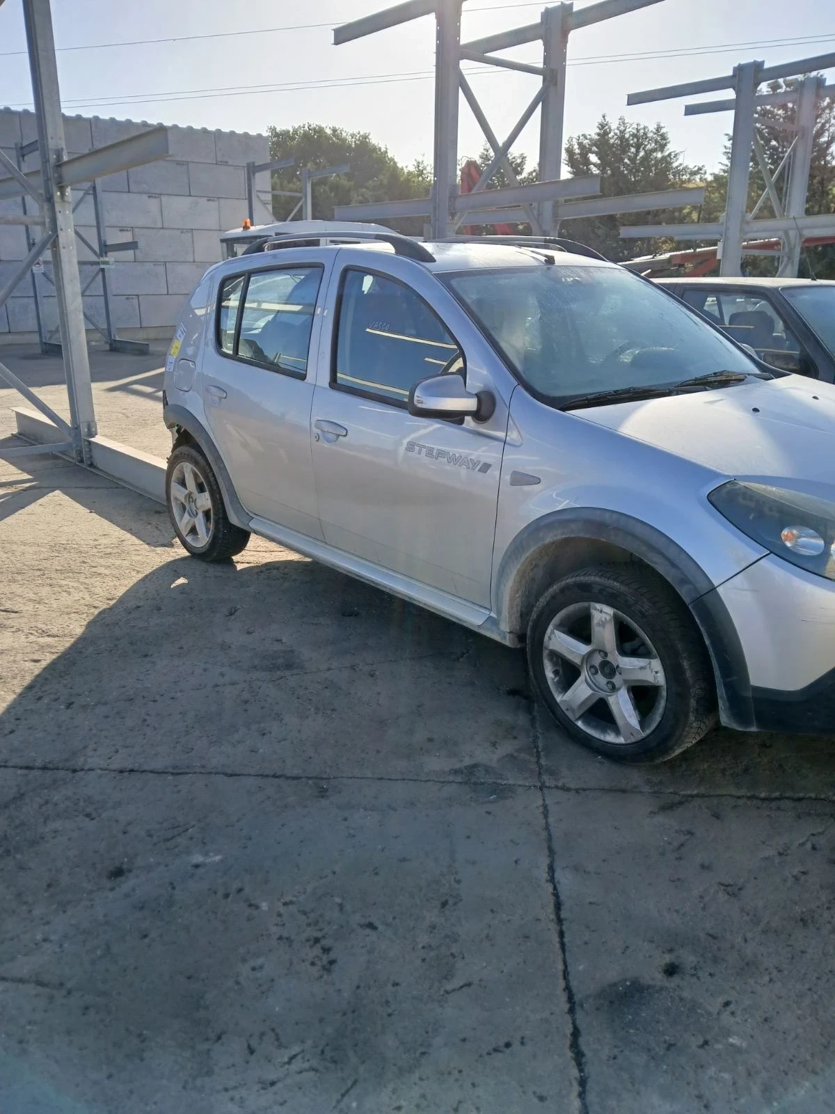 Dacia Sandero 1.6 - изображение 4