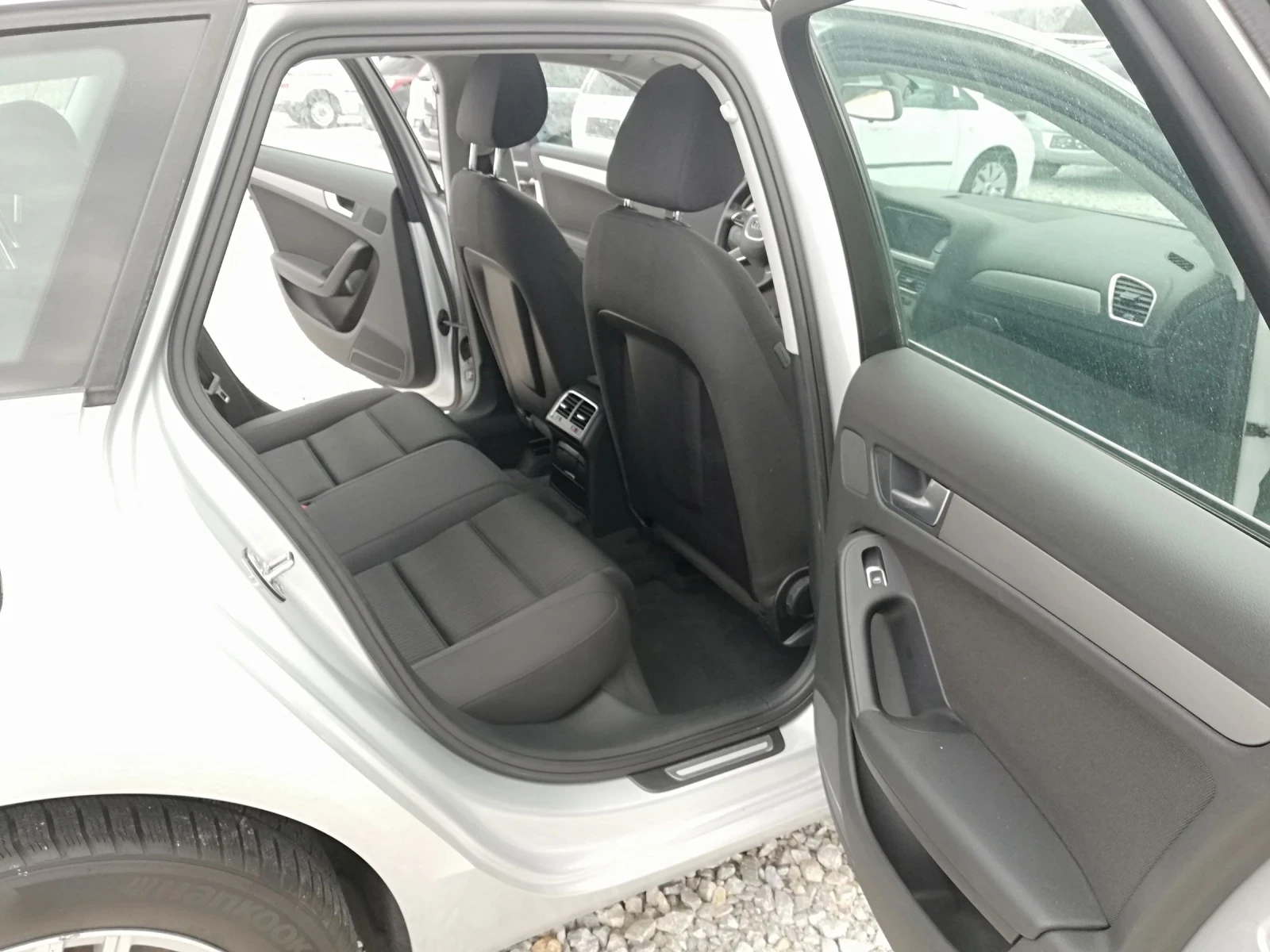 Audi A4 2.0TDI DSG KLI 150 - изображение 8