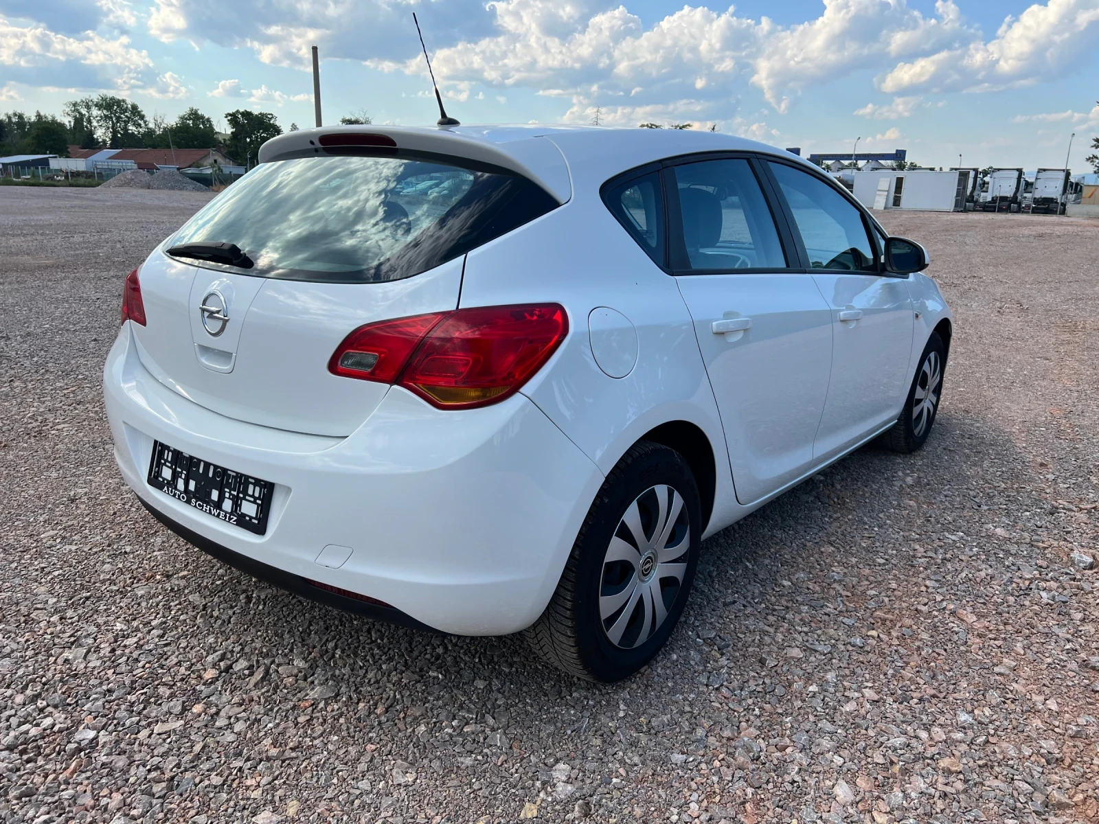 Opel Astra 1.6 i Schweiz - изображение 5