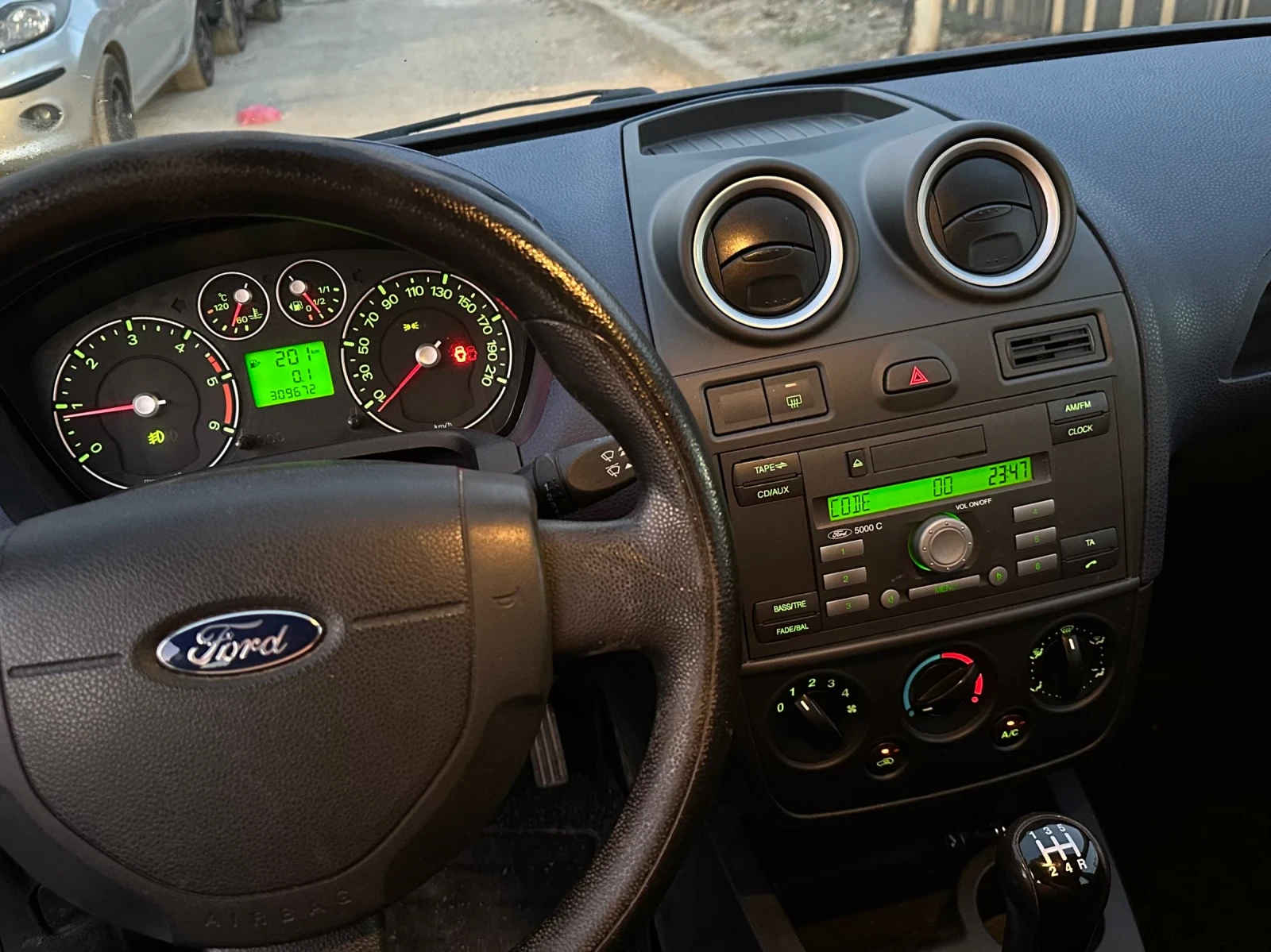 Ford Fiesta Klima 1.4 TDCI - изображение 9