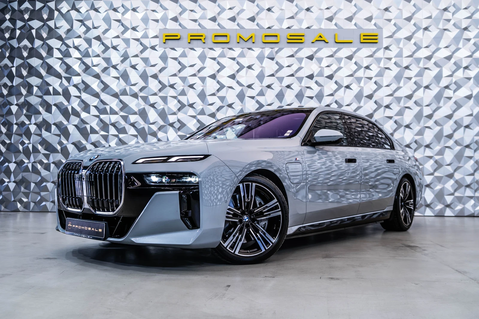 BMW 750 xDrive Hybrid* Pano* Bowers&Wilkins - изображение 2
