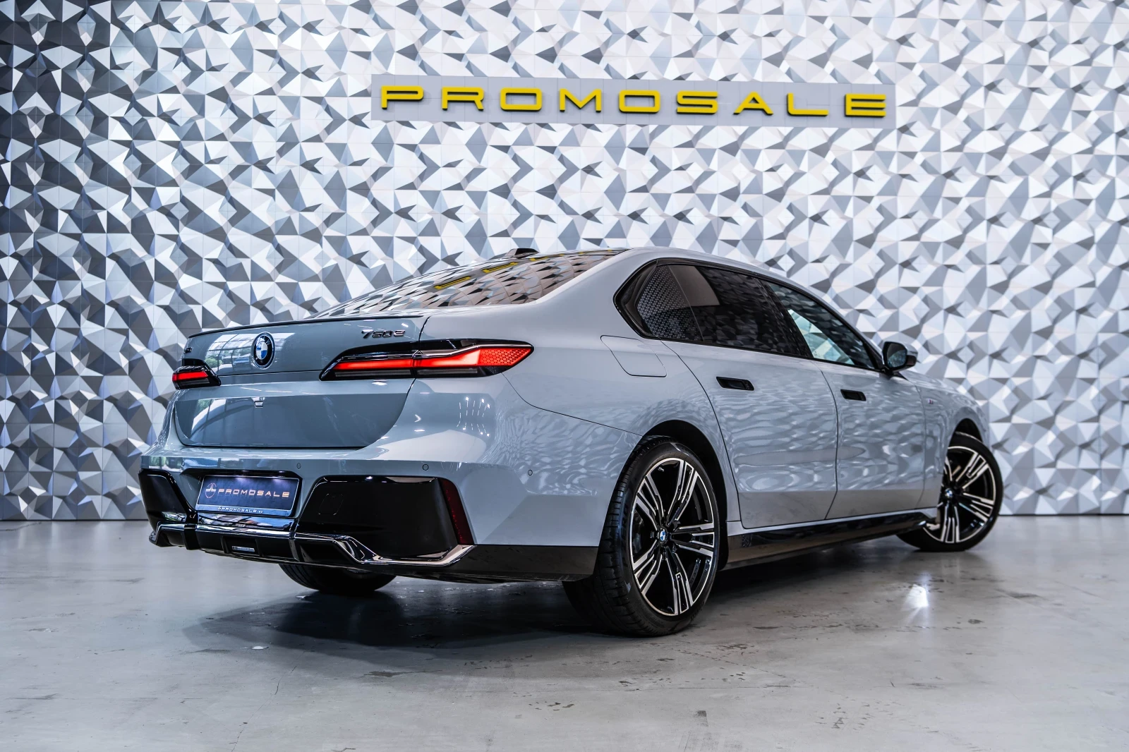 BMW 750 xDrive Hybrid* Pano* Bowers&Wilkins - изображение 4