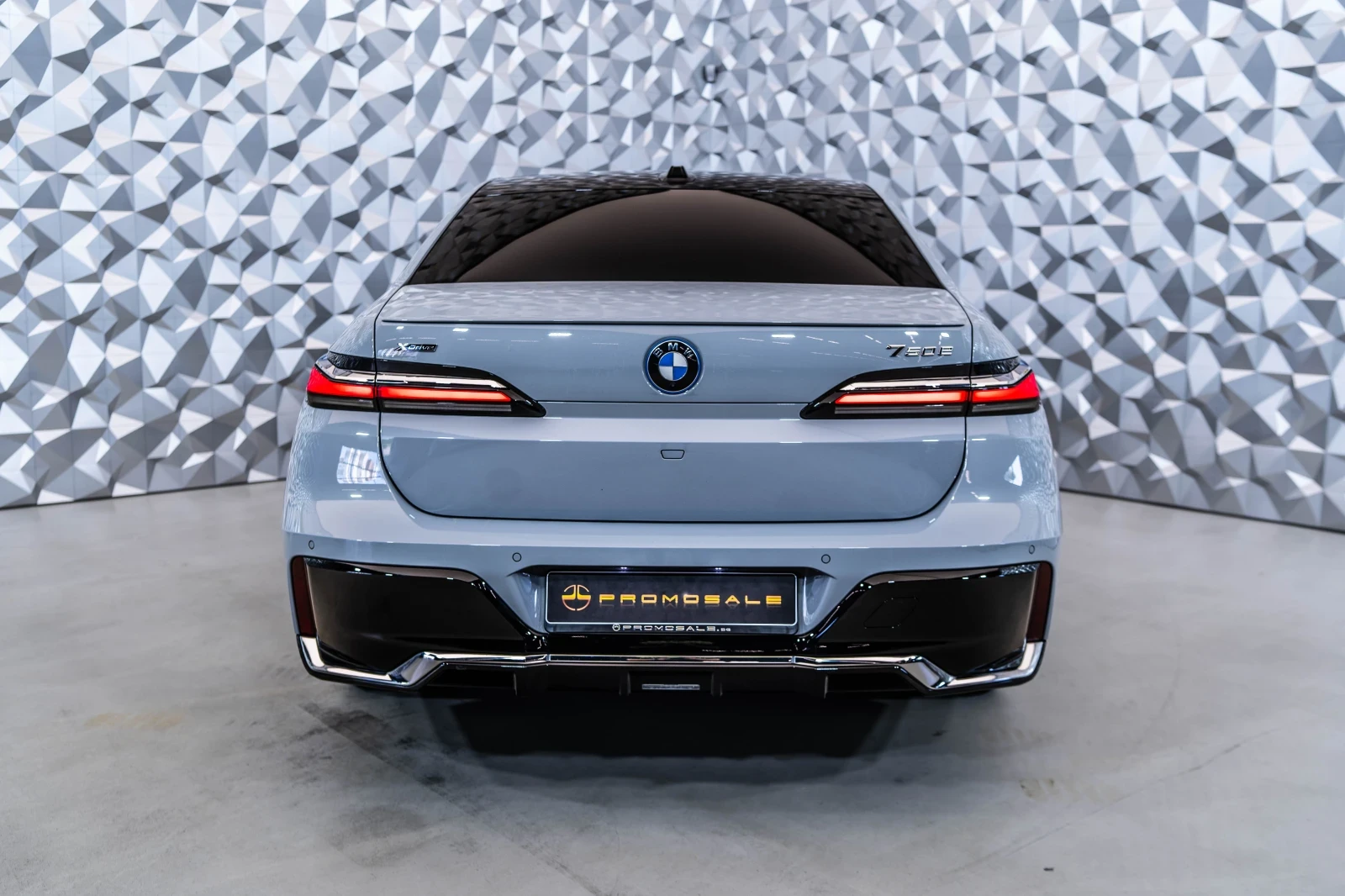 BMW 750 xDrive Hybrid* Pano* Bowers&Wilkins - изображение 5