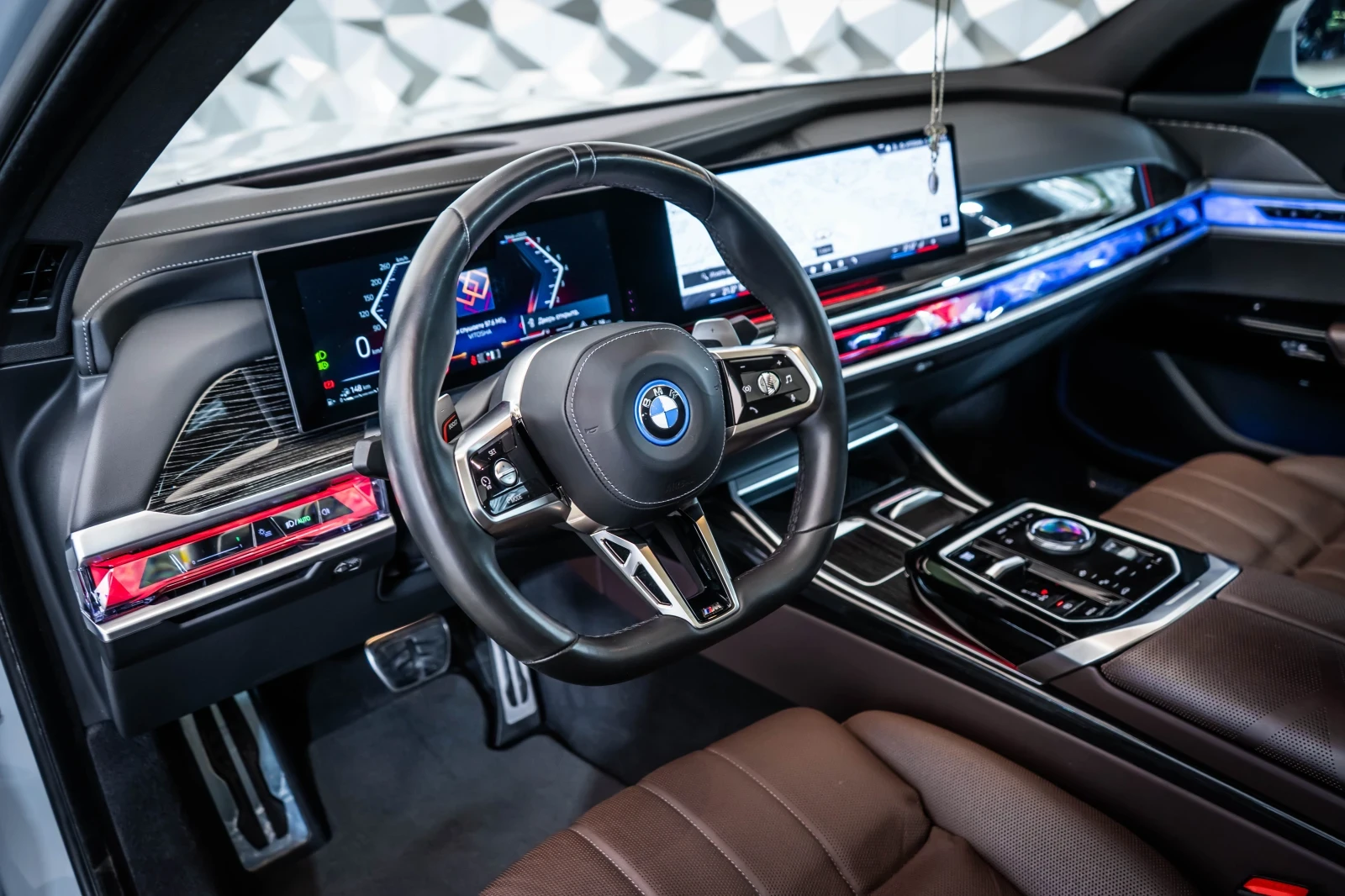 BMW 750 xDrive Hybrid* Pano* Bowers&Wilkins - изображение 8